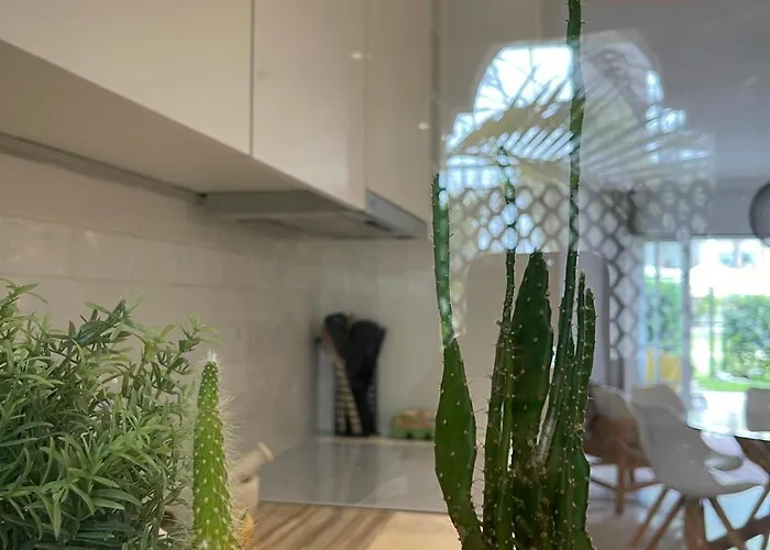 Апартаменти Bohemian Chic Famille Et 5 Piscines