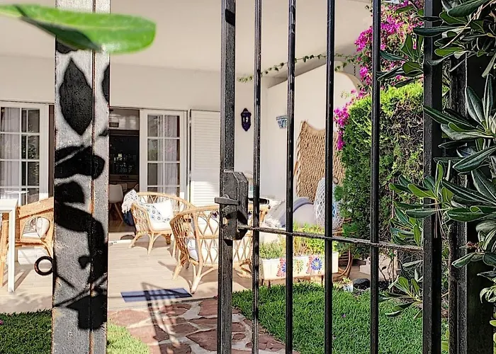 Апартаменти Bohemian Chic Famille Et 5 Piscines